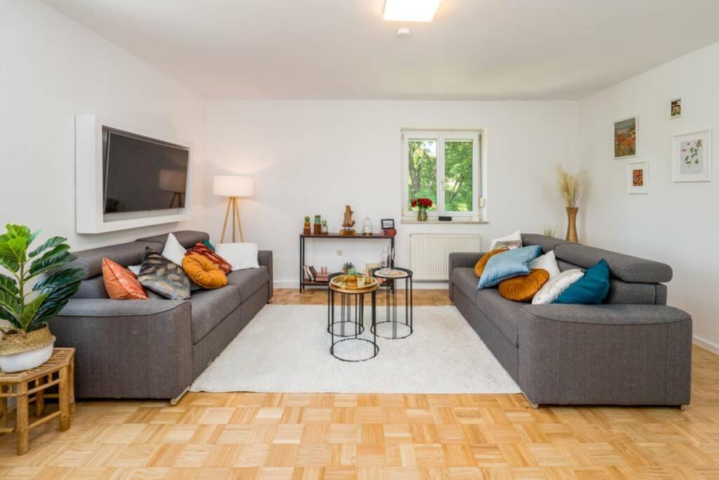 Eg Rechts -Wunderschone 80M² Grosse 3-Zimmer City Wohnung Nahe Salzburg Freilassing Esterno foto