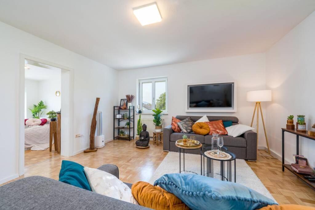 Eg Rechts -Wunderschone 80M² Grosse 3-Zimmer City Wohnung Nahe Salzburg Freilassing Esterno foto